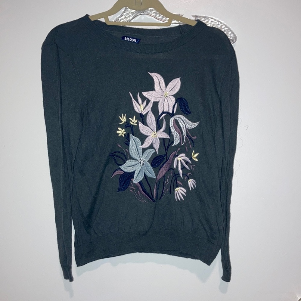 Tilden, Green Sweater with Flower Embroidery Sz S